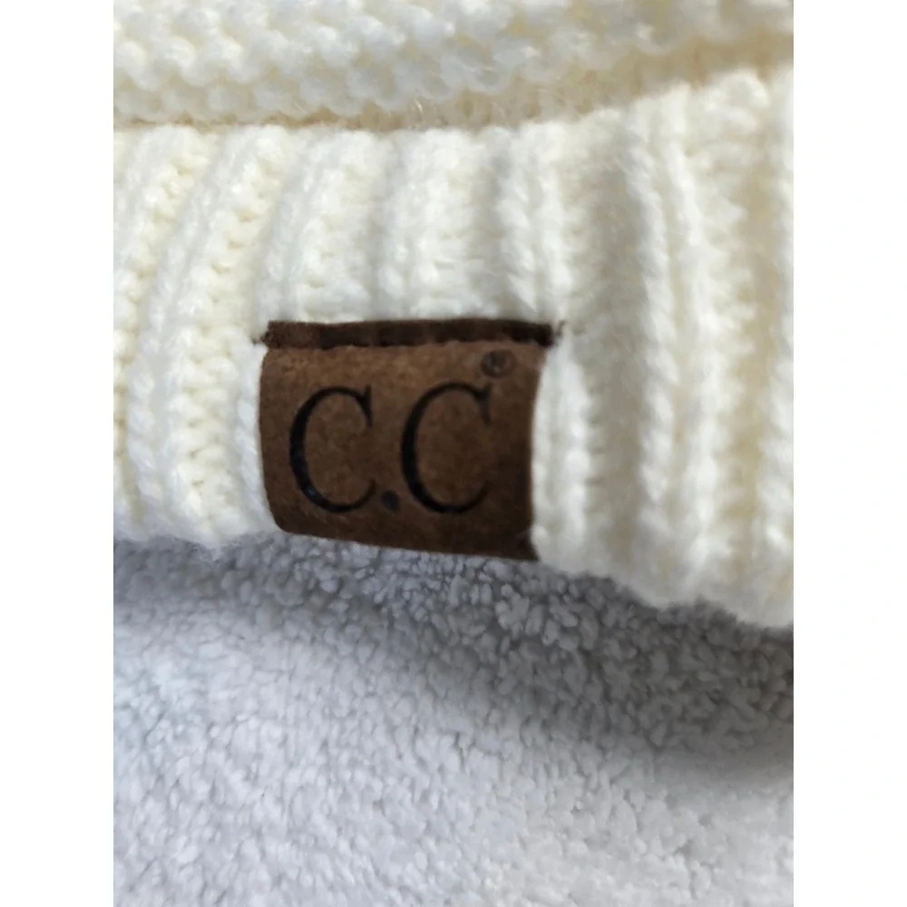 CC Beanie Womens Cream White Cable Knit Skull Cap Winter Hat One Size Ribbed
